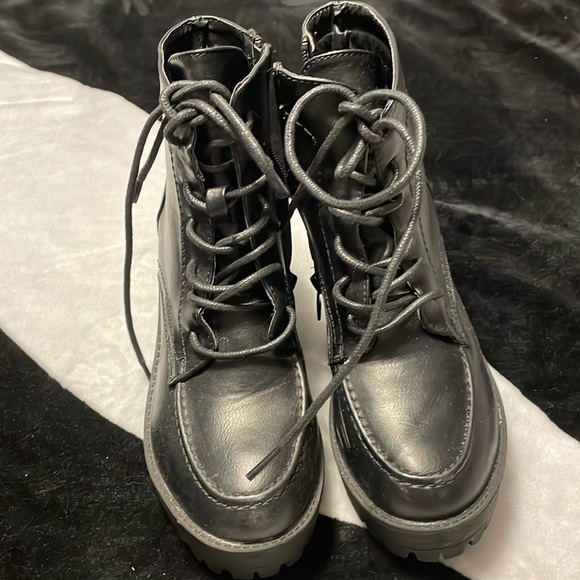 Combat boots - Picture 1 of 4